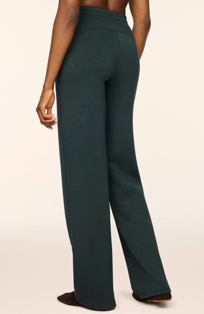 Straight Leg Pant Airessentials