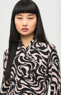 Abstract Print Fitted Top