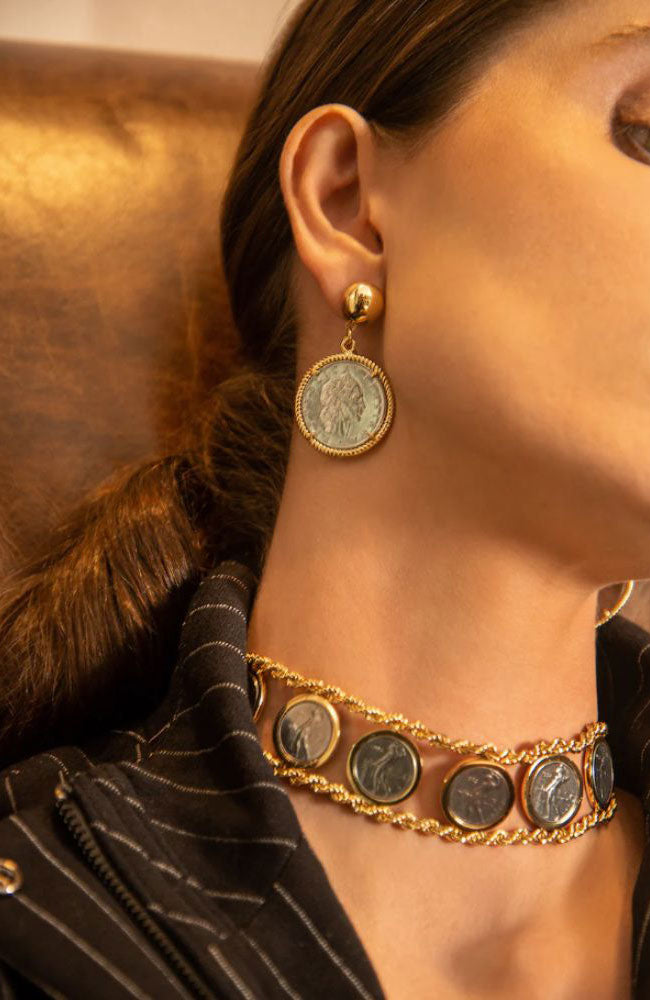 Villanelle 6 Coin Choker