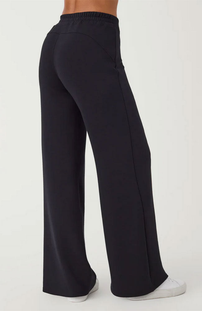Airessentials Wide Leg Pant