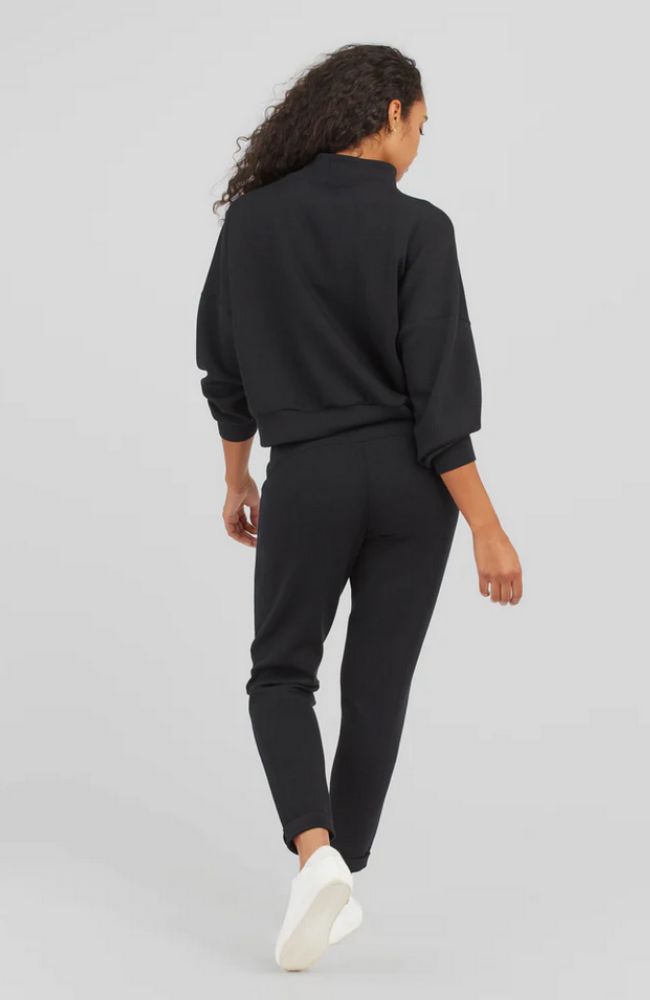 Airessentials Tapered Pant
