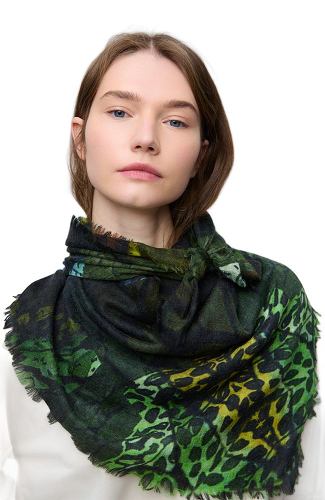 Black Foulard