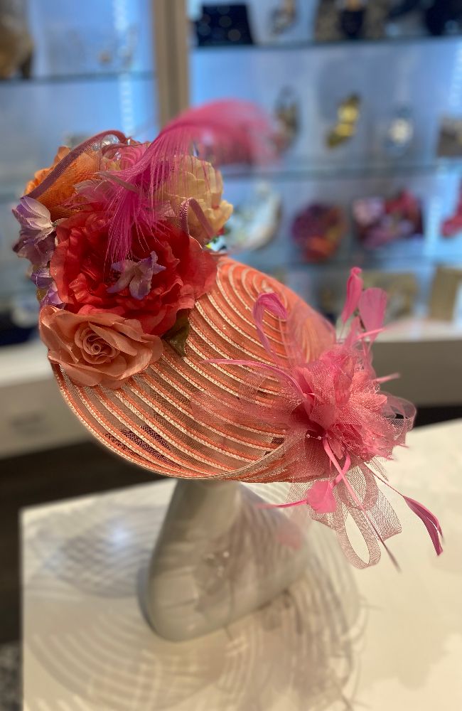AA24 Love Hat