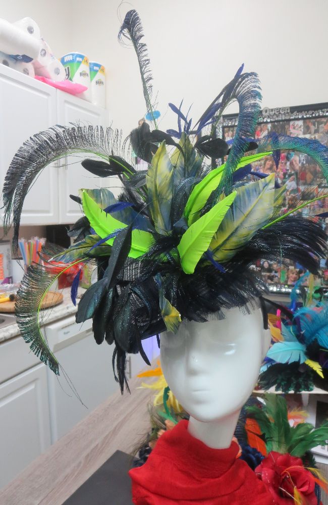 AA25 Caring Fascinator