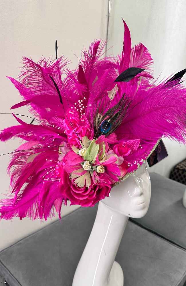 AA25 Positive Fascinator