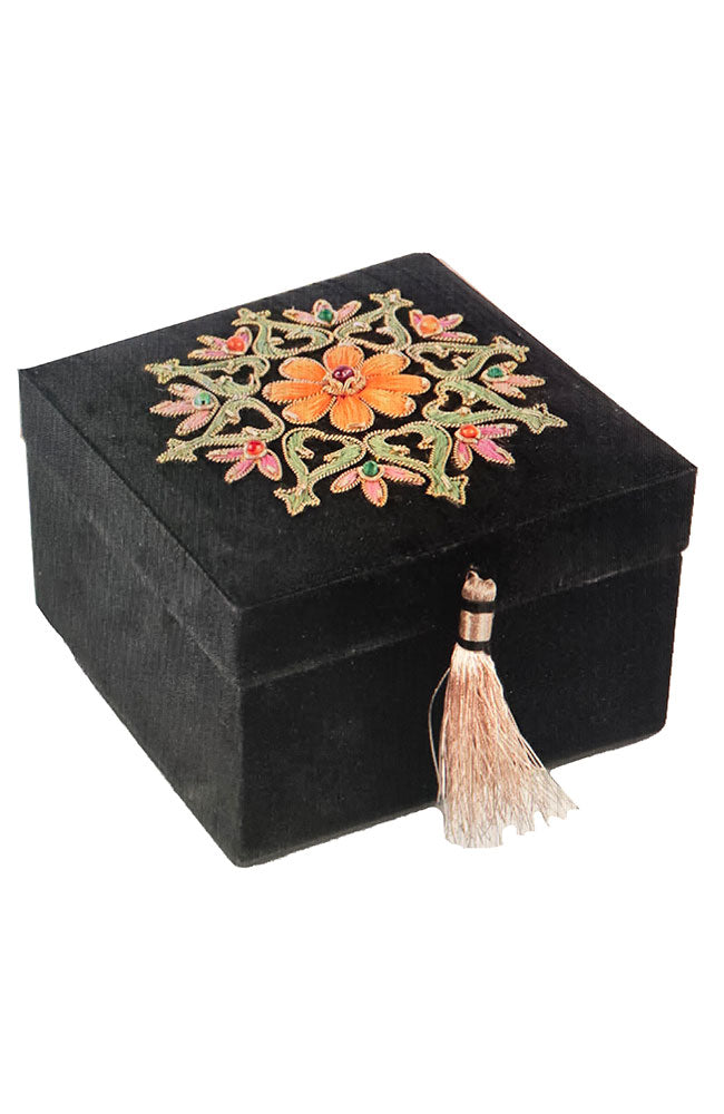 Black Box with Green Design