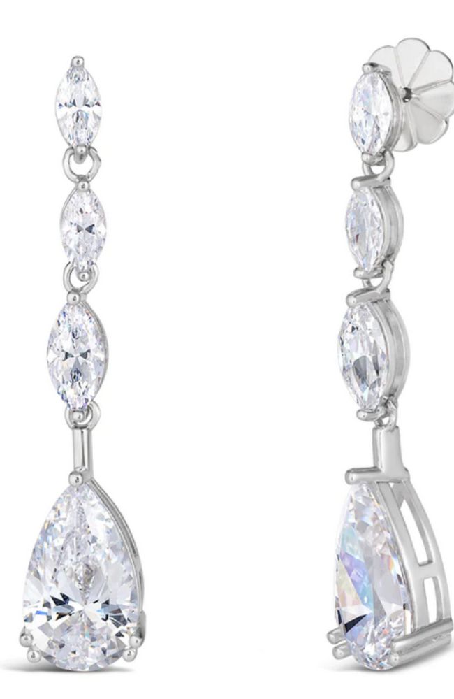Elizabeth 16 Diamond White Earrings