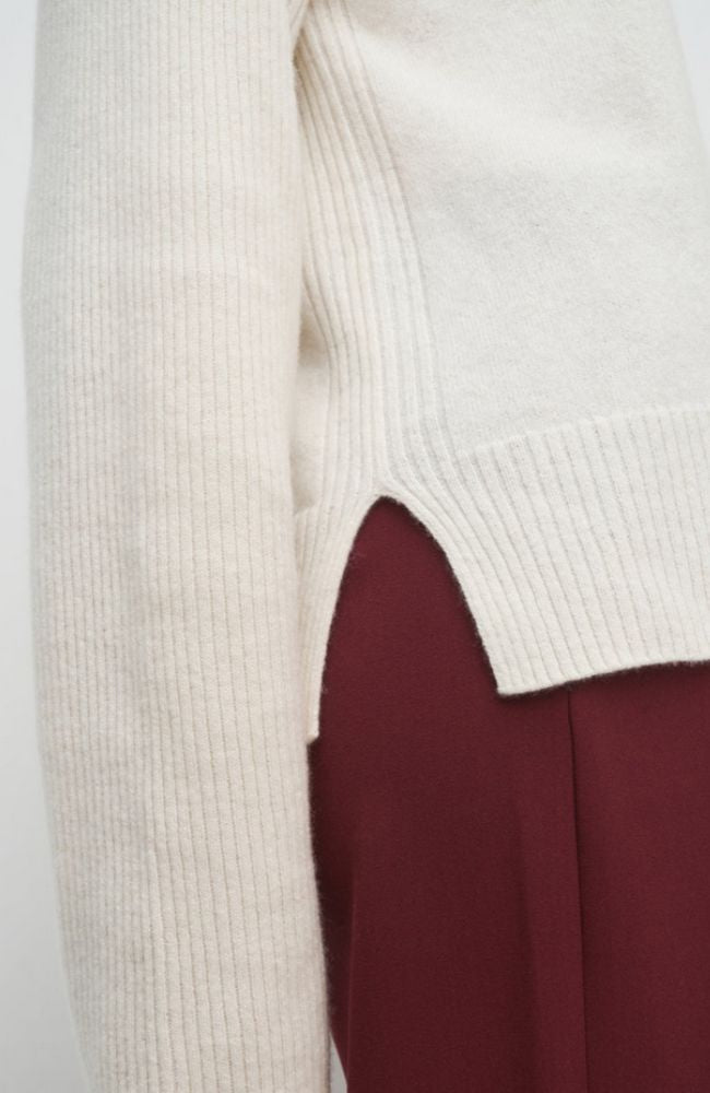 The Minimalist Sweater