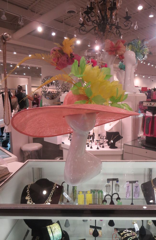HD25-66 Peach Hat Grn Yellow Fthr