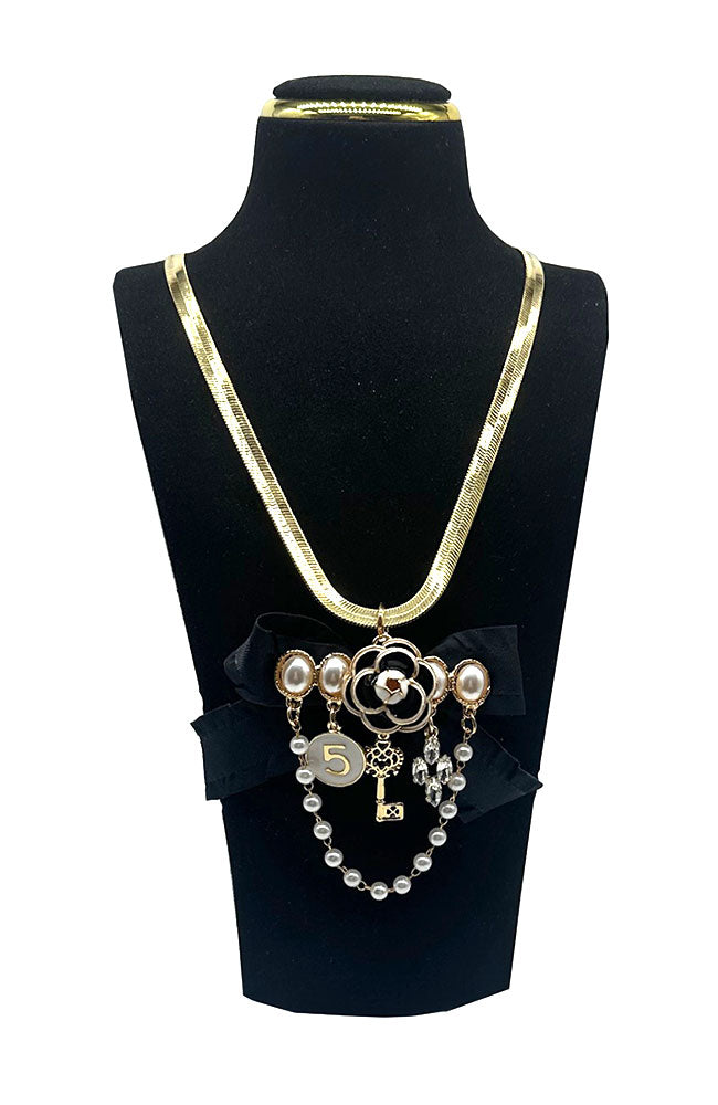 Black Bow 5 Necklace