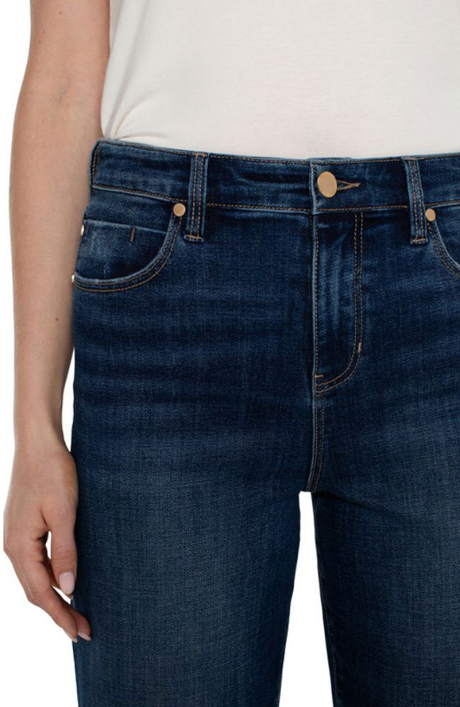 Stride HR Crop Wide Cut Hem