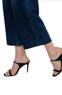 Stride HR Crop Wide Cut Hem