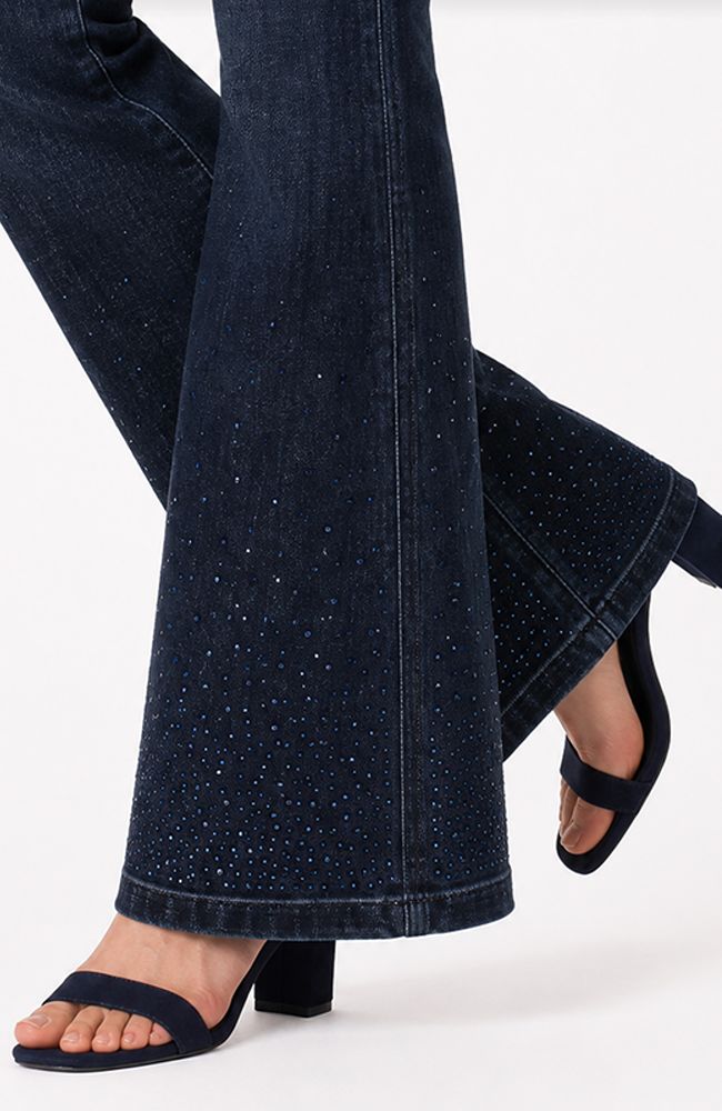 Hannah Flare 32"