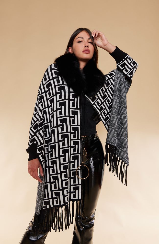 Box Pattern Cape Fox Collar