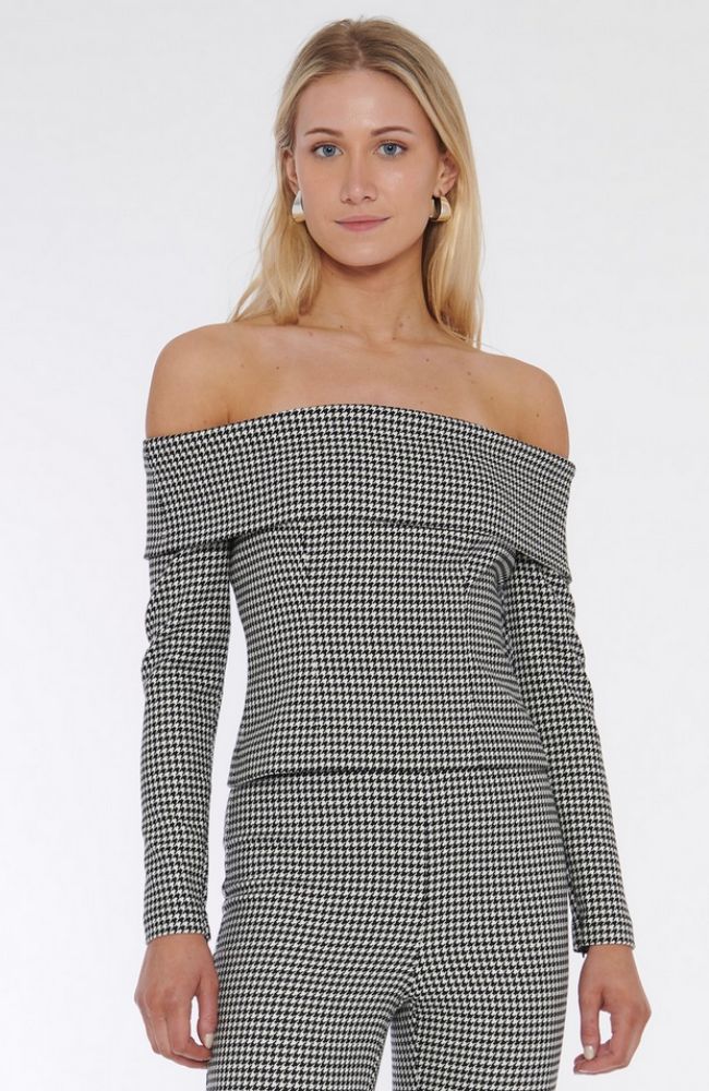 Stila Long Sleeve Houndstooth Top