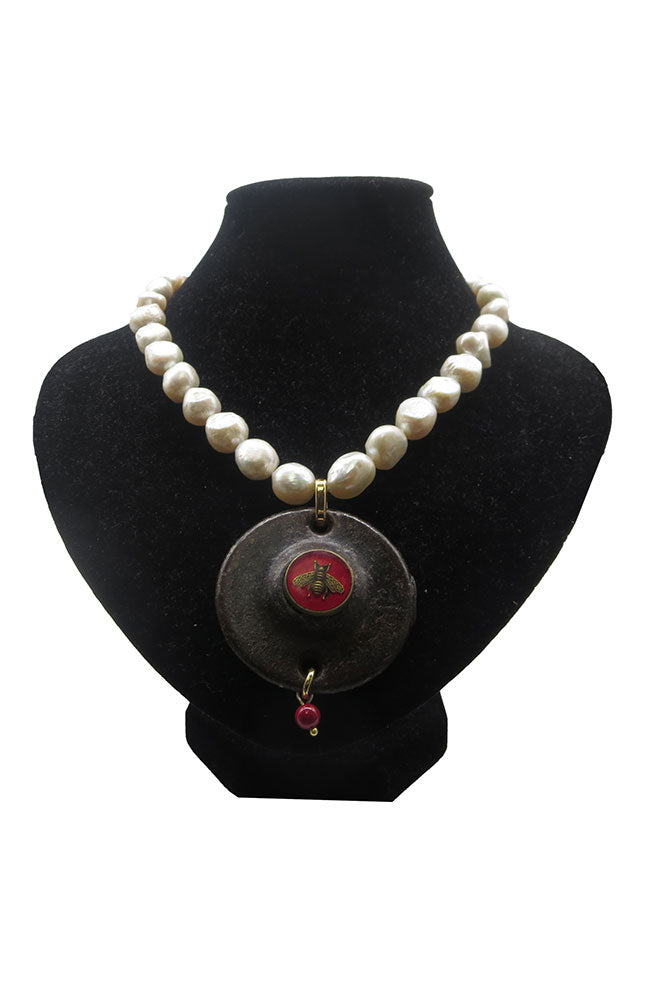 Plate Nk White Pearl Blk Bee