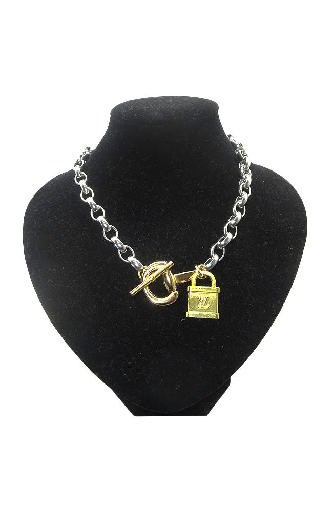 LV Lock Nk Slv Chain Gold Lock
