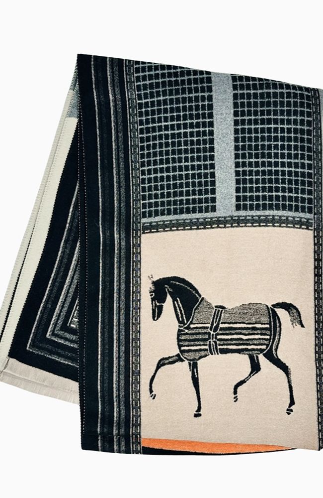 Hill Scarf in Black