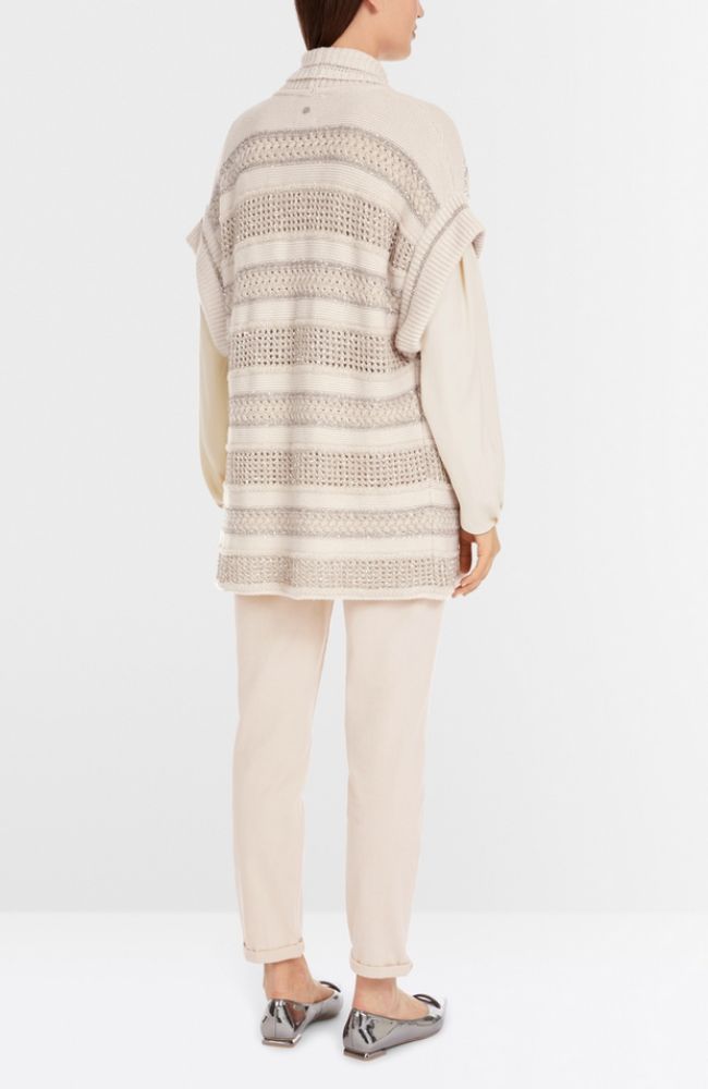 Gilet knitted in Germany