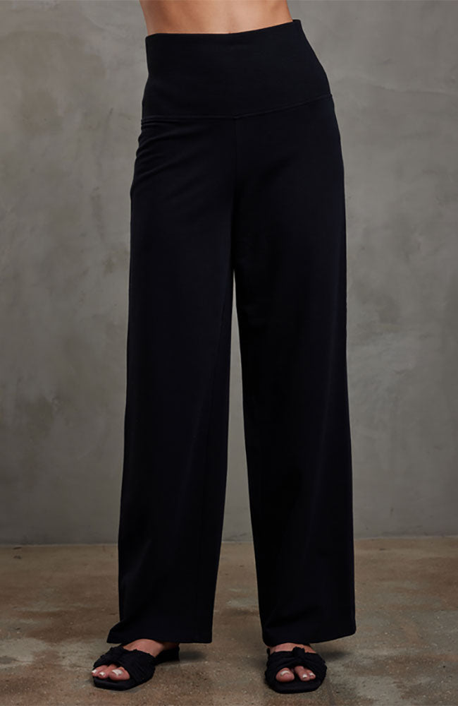 Logan Pants in Black