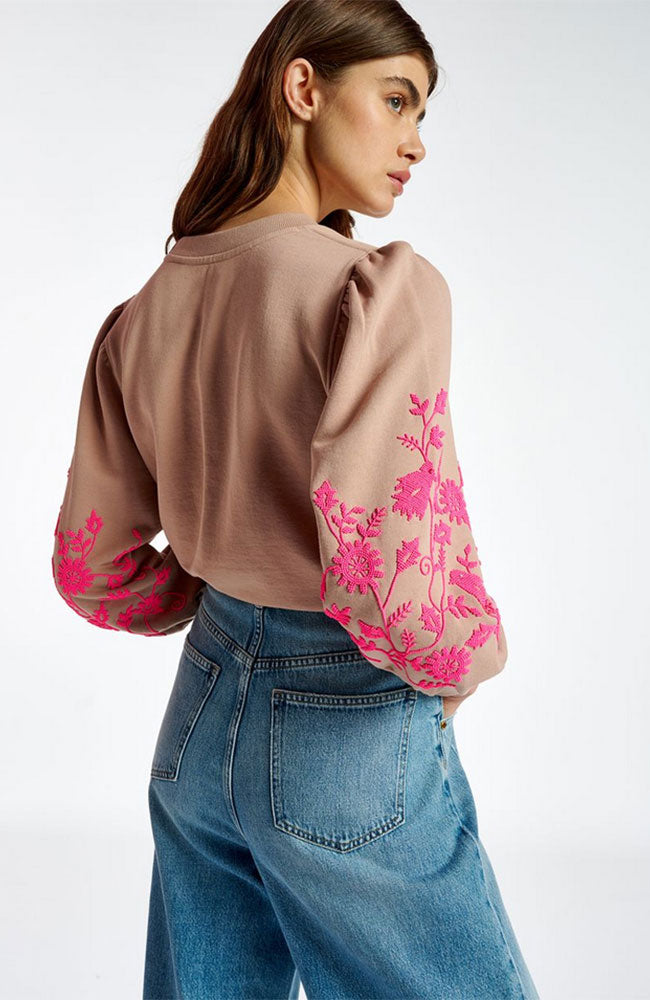 Bayles Embroidered Sweatshirt