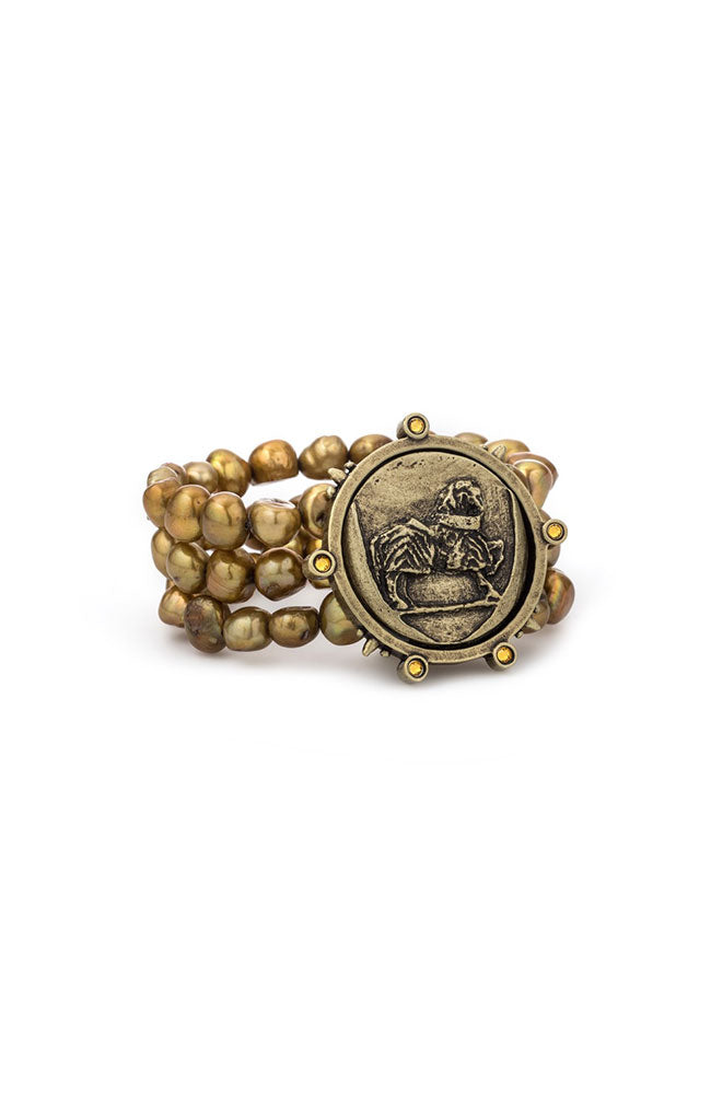 Gold Baroque FW Pearl Bracelet Le Chavaier Medallion