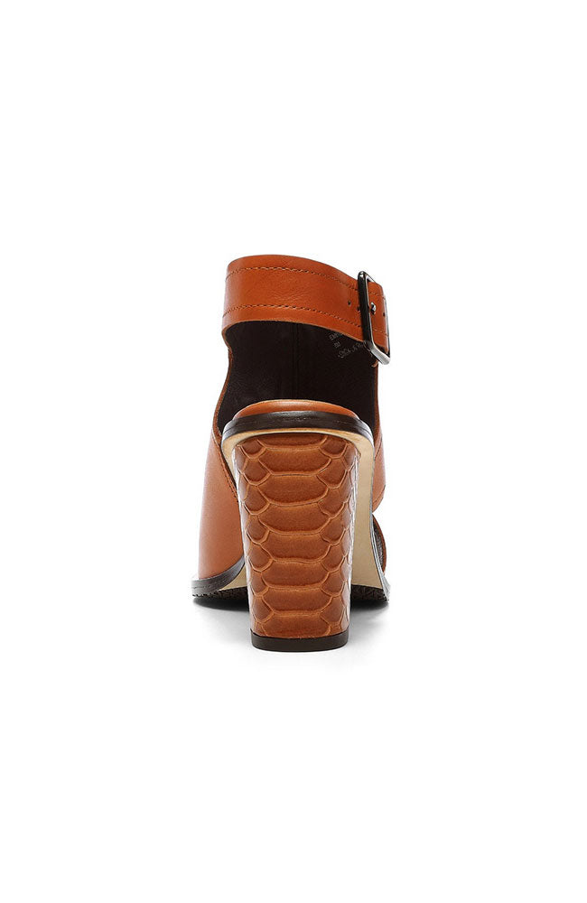 Emiko Sandle in Ginger