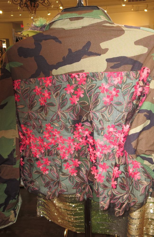 Gr Camo Crop Ditsy Flower App