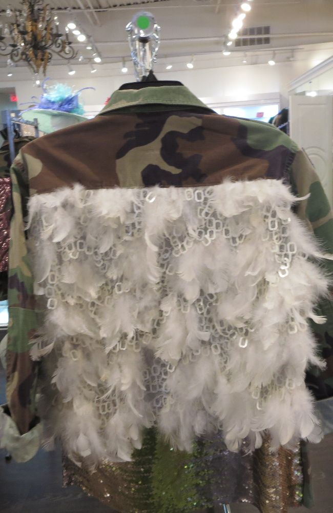 Gr Camo Crop White Feather