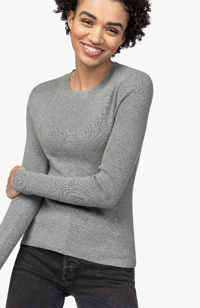Longsleeve Scallop Crewneck